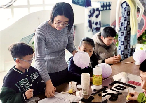 花影灯韵迎新春