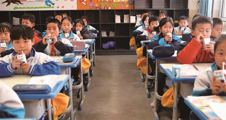 沙坡头区4900余名农村小学生喝上免费奶