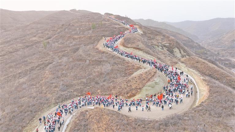 他们为何而行走