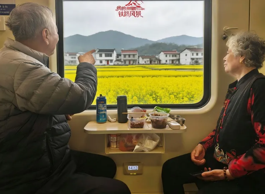我的铁路风景｜因为有“你”，旅途更难忘
