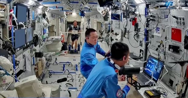 视频|国际载人航天日：中国航天跑出加...