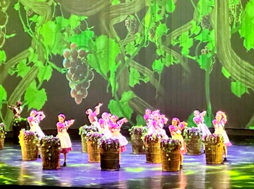 《举杯贺兰山》国庆节在银川首演