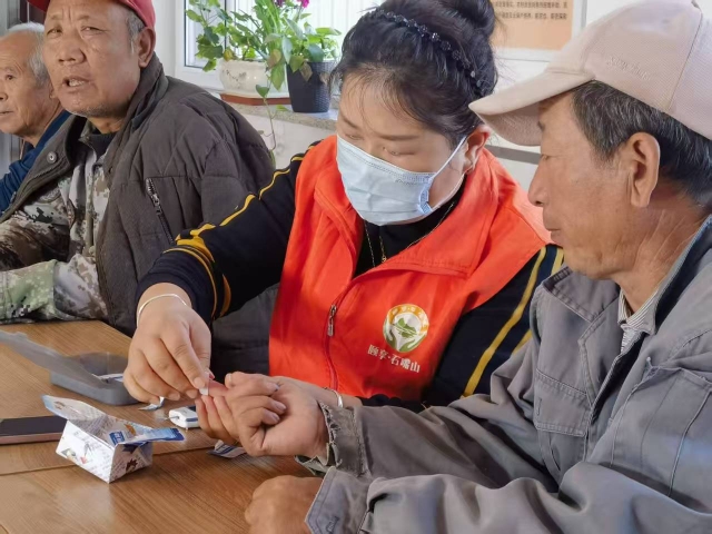 丁娟：8年奔波延伸农村养老服务触角